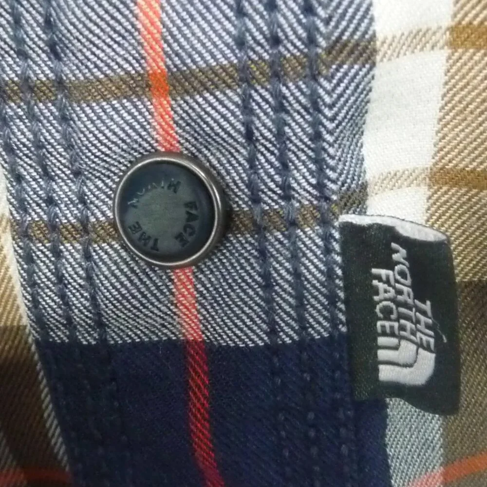 THE NORTH FACE SIZE XL SNAP FRONT SHIRT PLAID